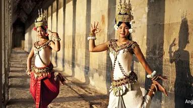 Taniec z Khmerami